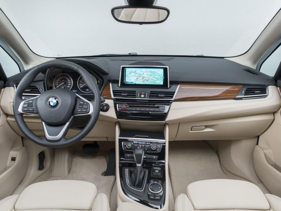  BMW 225i Active Tourer 2014 года  (фото 14 из 30)